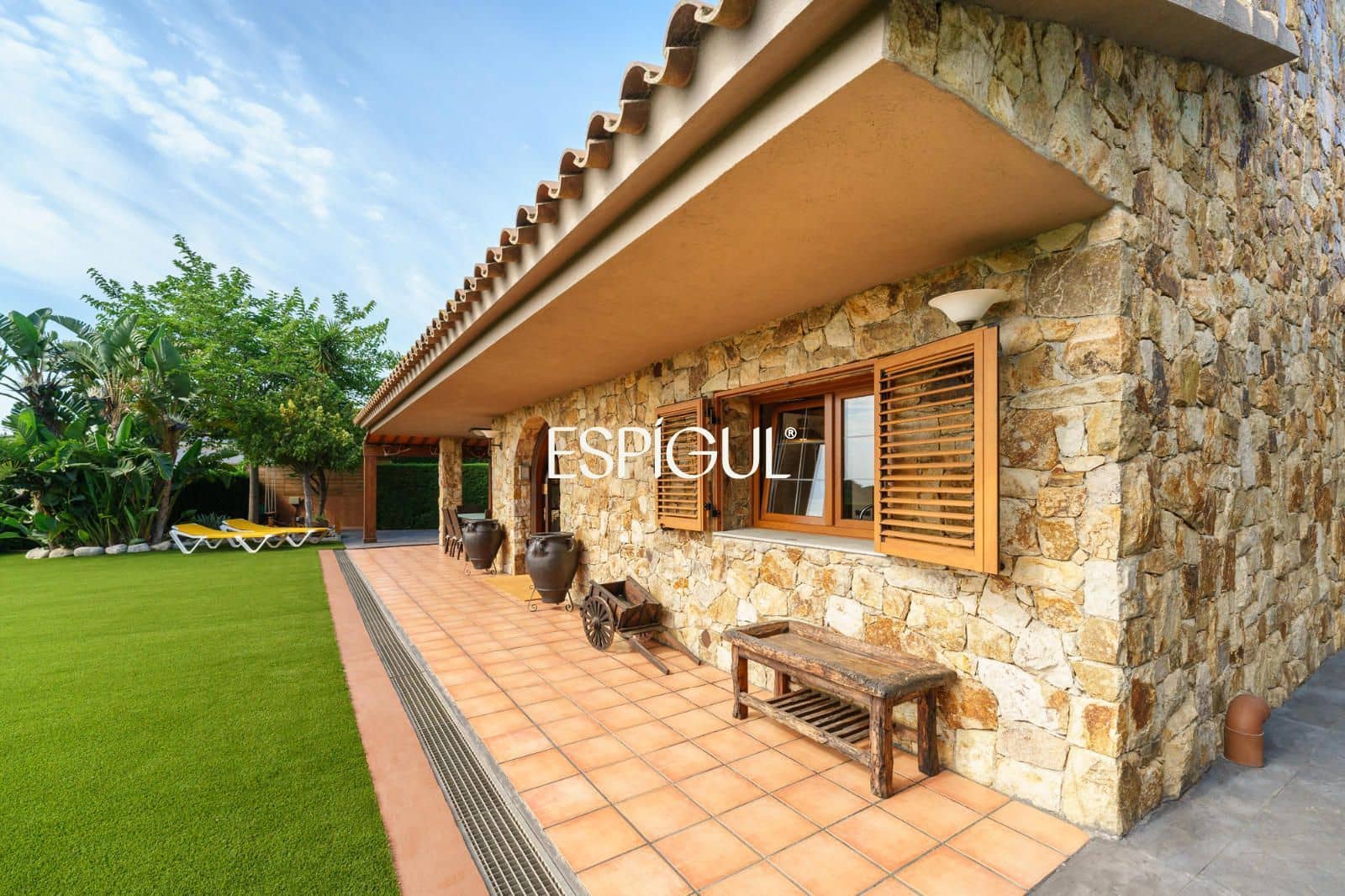 3 bedroom Villa for sale in Argentona with garage - € 870,000 (Ref: 10016050)