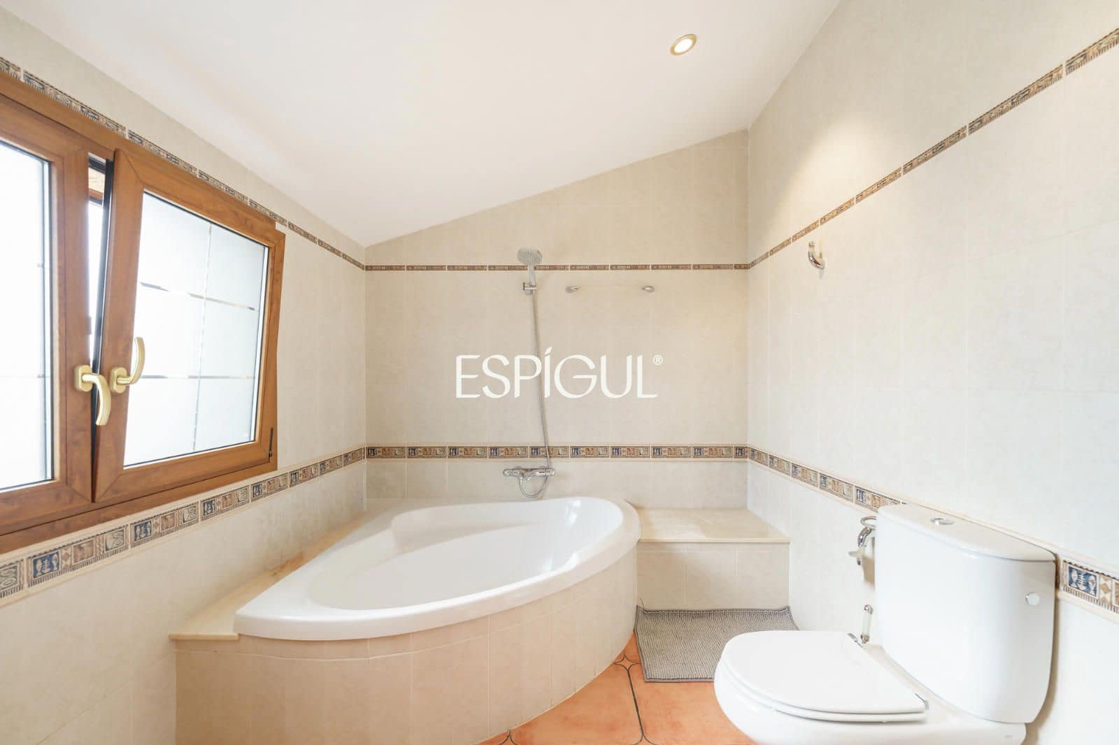 3 bedroom Villa for sale in Argentona with garage - € 870,000 (Ref: 10016050)