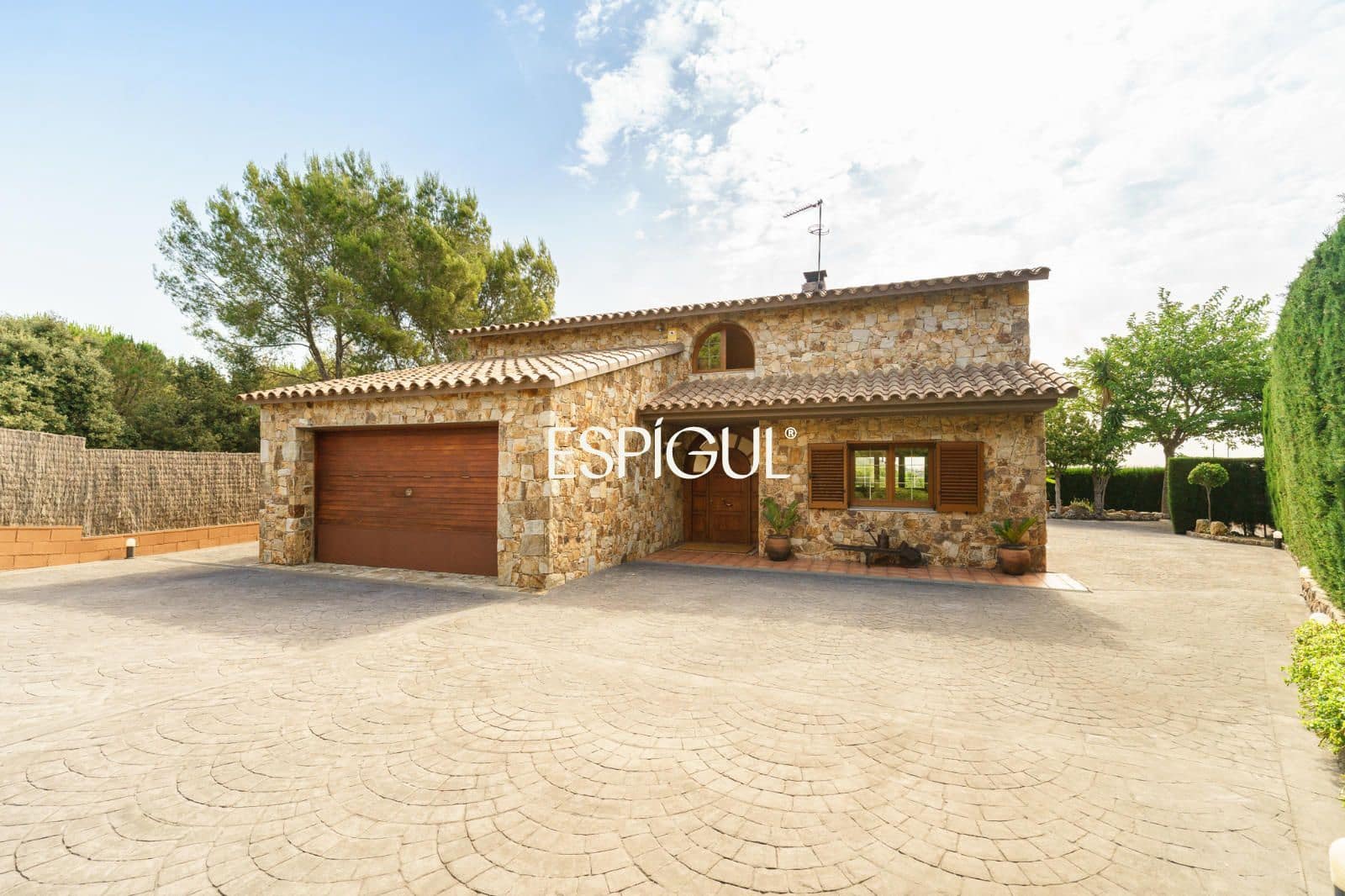 3 bedroom Villa for sale in Argentona with garage - € 870,000 (Ref: 10016050)