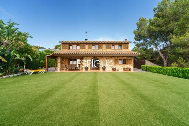 3 bedroom Villa for sale in Argentona with garage - € 870,000 (Ref: 10016050)
