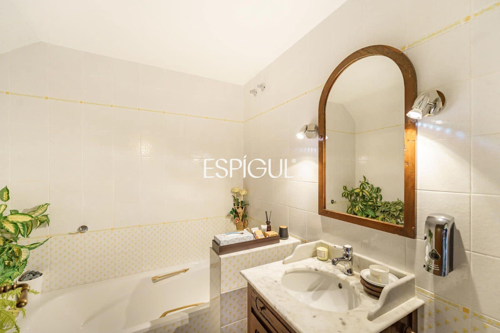 5 quarto Moradia para venda em Mataro com piscina garagem - 825 000 € (Ref: 10016051)