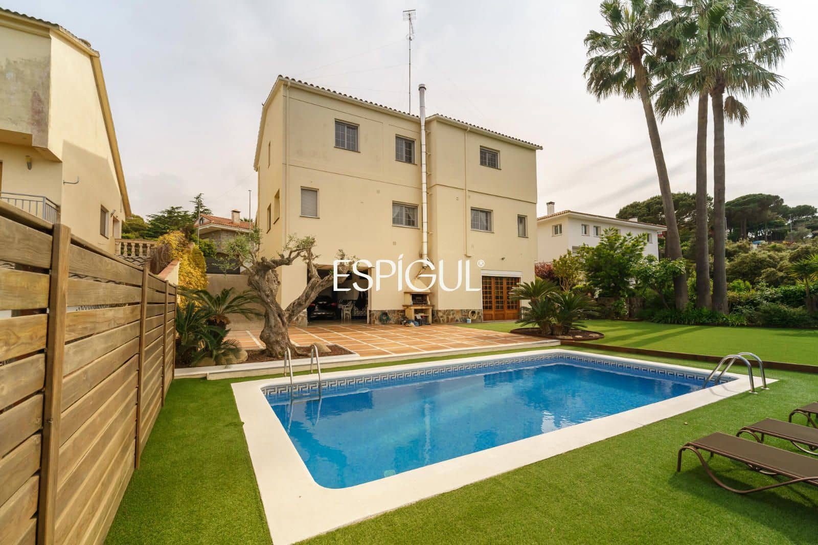 5 quarto Moradia para venda em Mataro com piscina garagem - 825 000 € (Ref: 10016051)