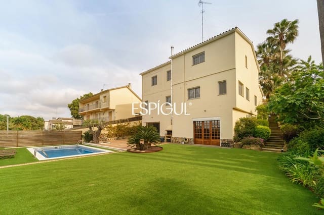 5 quarto Moradia para venda em Mataró com piscina garagem - 825 000 € (Ref: 10016051)