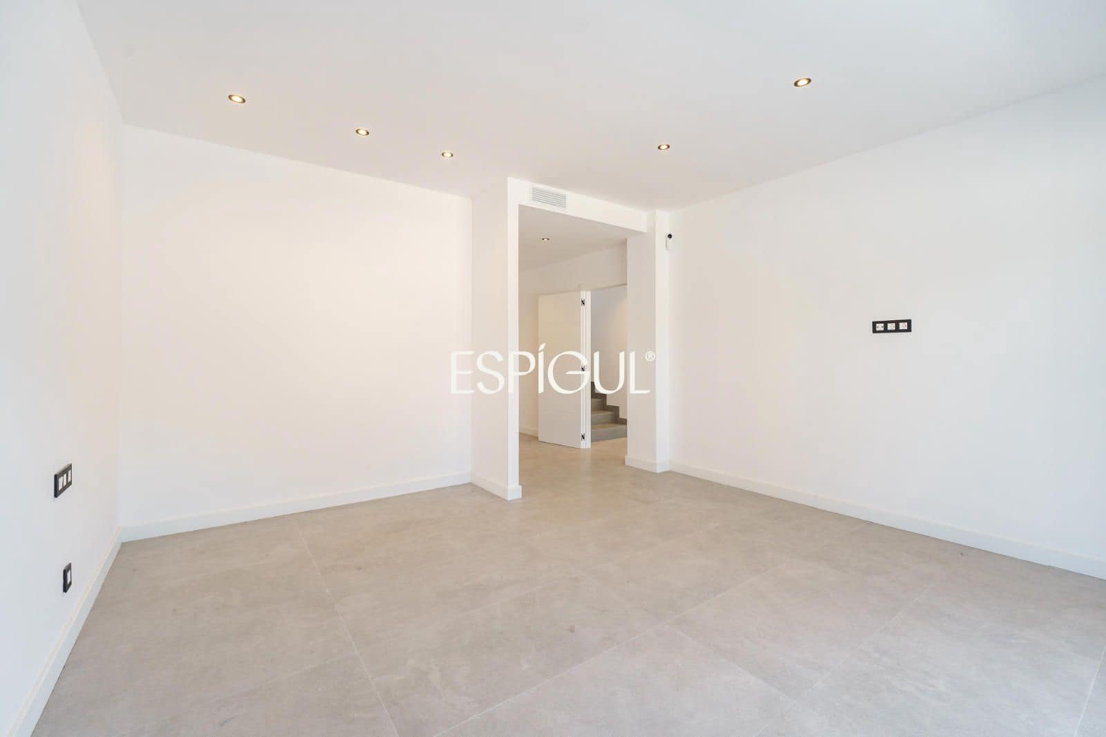 4 Zimmer Villa zu verkaufen in Vallromanes mit Pool Garage - 1.450.000 € (Ref: 10016052)