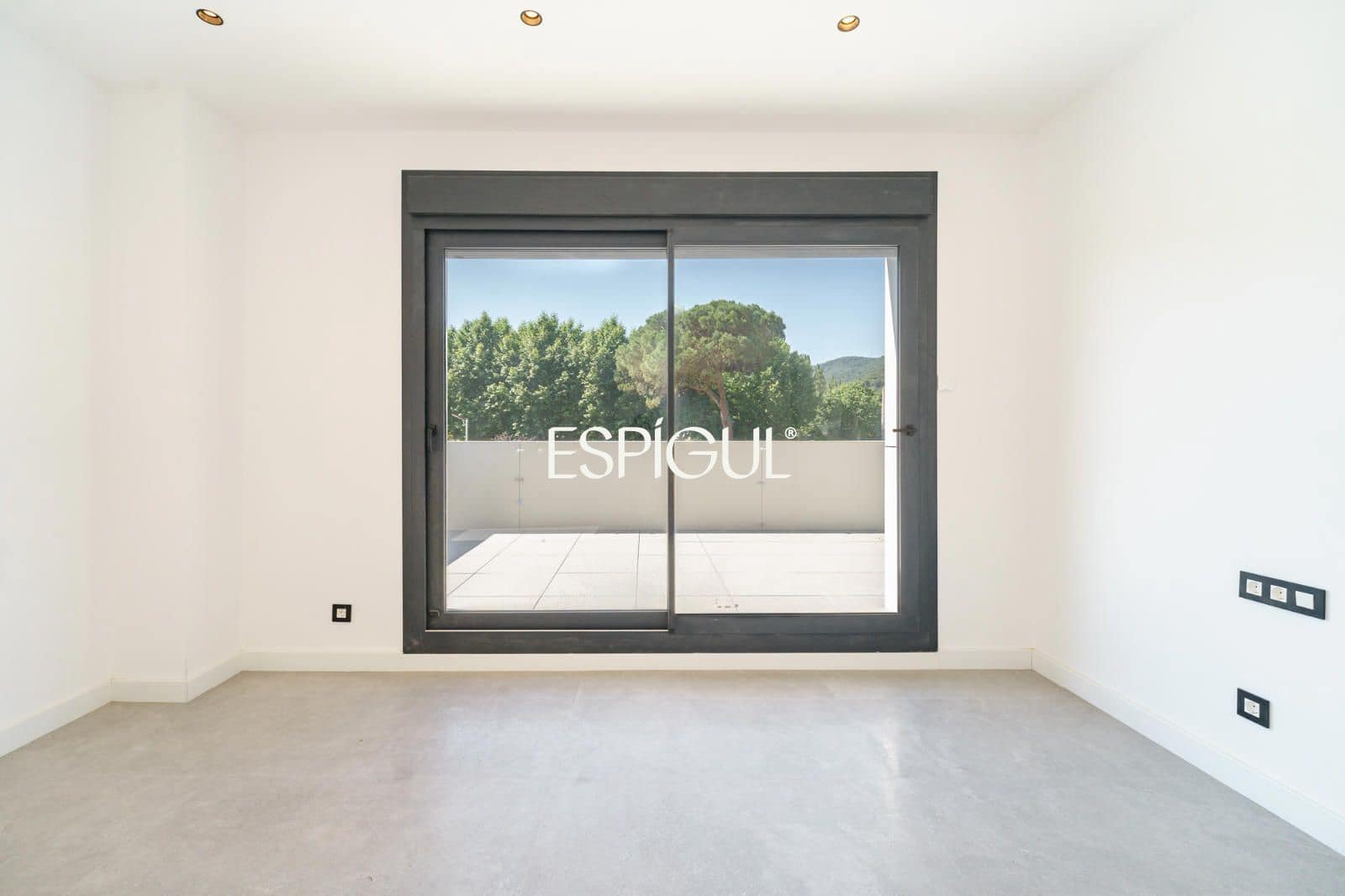 4 Zimmer Villa zu verkaufen in Vallromanes mit Pool Garage - 1.450.000 € (Ref: 10016052)