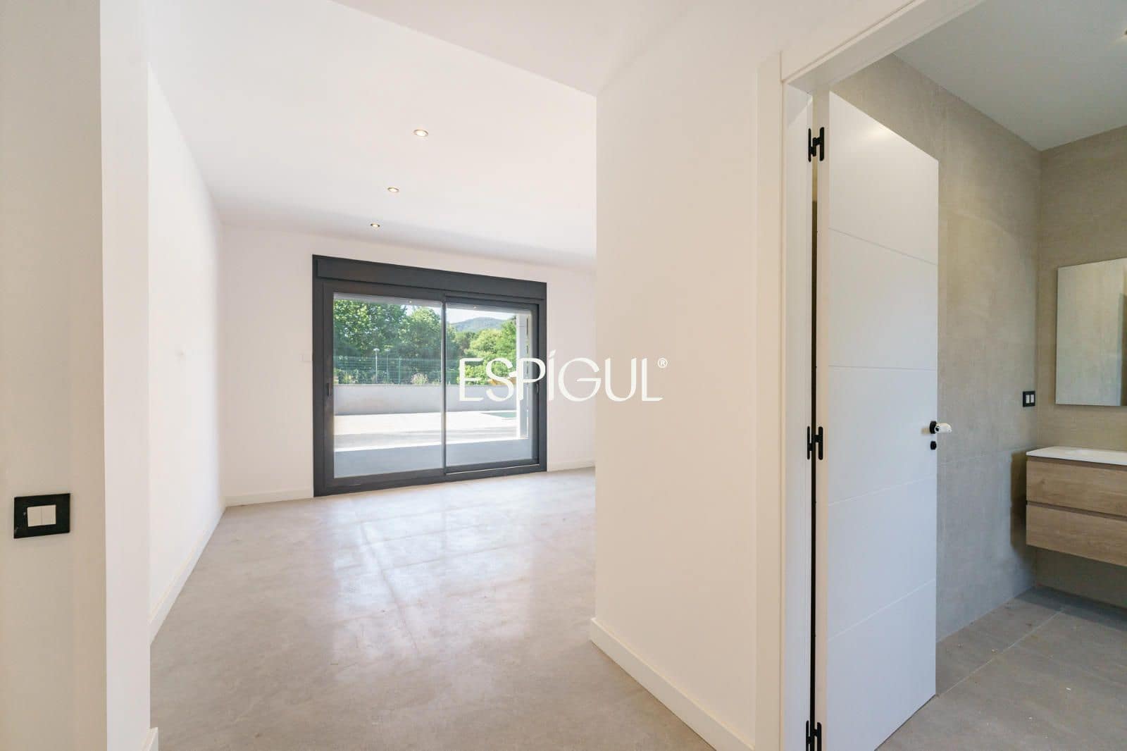 4 Zimmer Villa zu verkaufen in Vallromanes mit Pool Garage - 1.450.000 € (Ref: 10016052)
