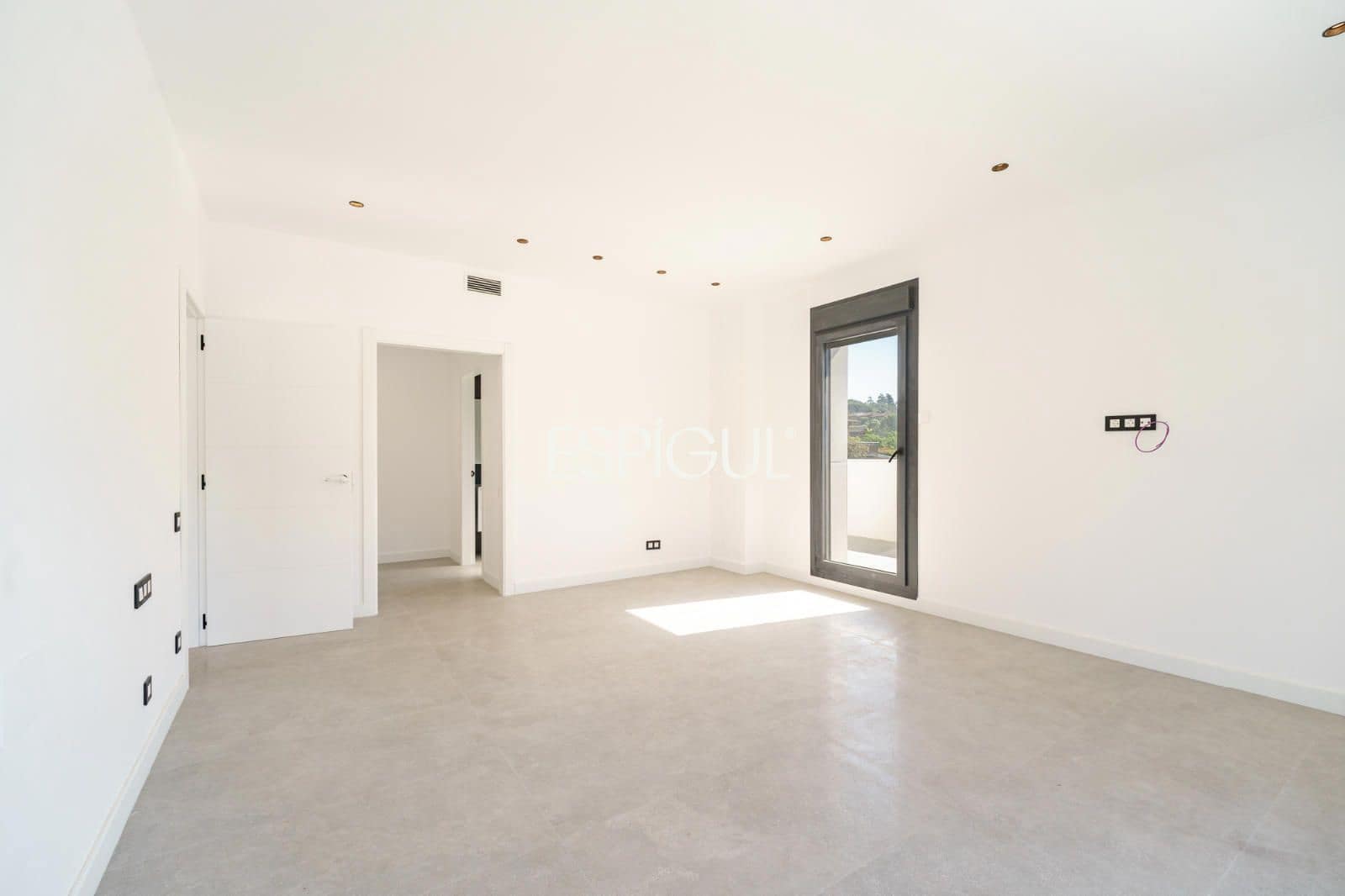 4 Zimmer Villa zu verkaufen in Vallromanes mit Pool Garage - 1.450.000 € (Ref: 10016052)