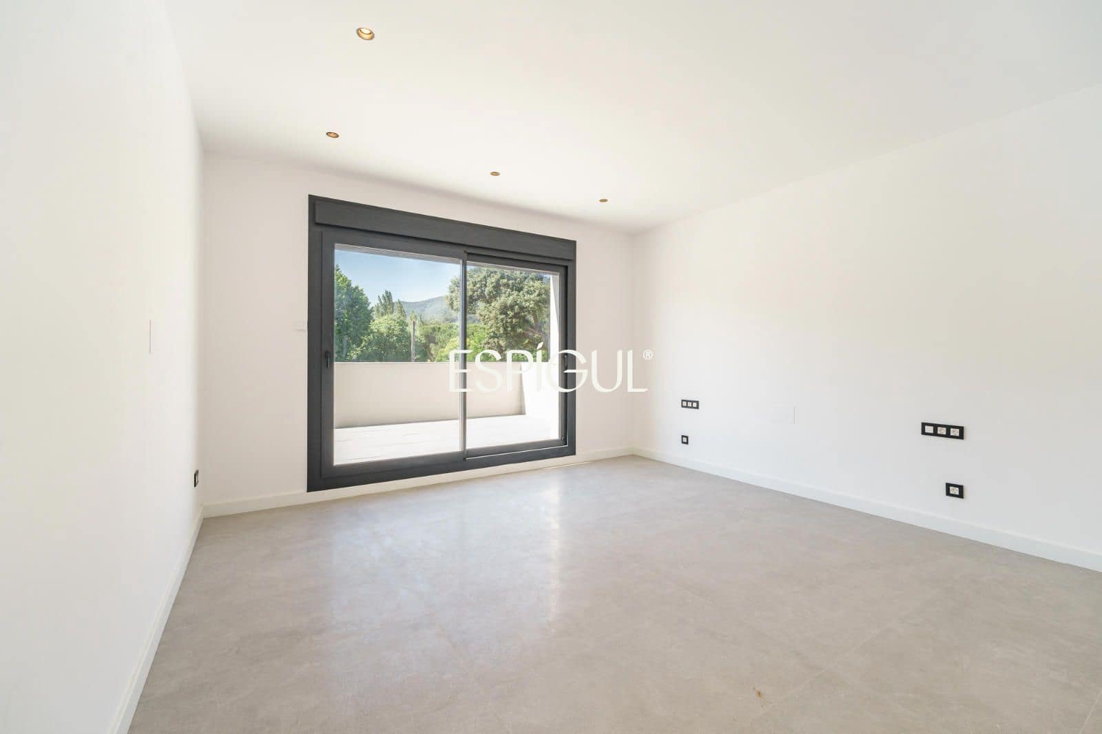 4 Zimmer Villa zu verkaufen in Vallromanes mit Pool Garage - 1.450.000 € (Ref: 10016052)