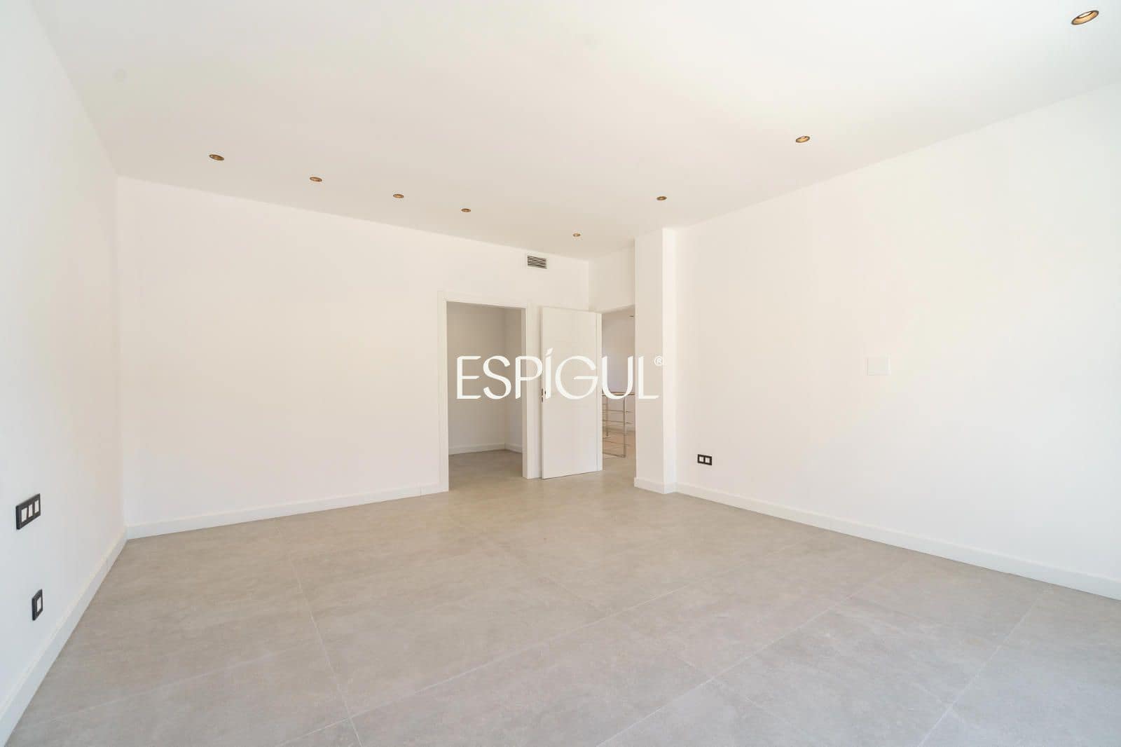 4 Zimmer Villa zu verkaufen in Vallromanes mit Pool Garage - 1.450.000 € (Ref: 10016052)