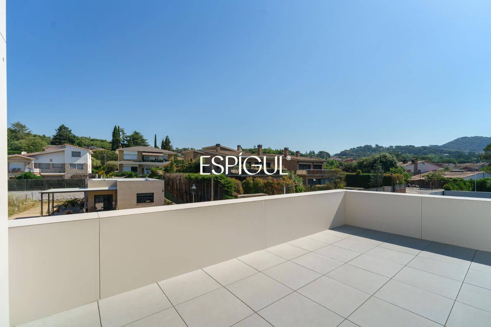 4 Zimmer Villa zu verkaufen in Vallromanes mit Pool Garage - 1.450.000 € (Ref: 10016052)