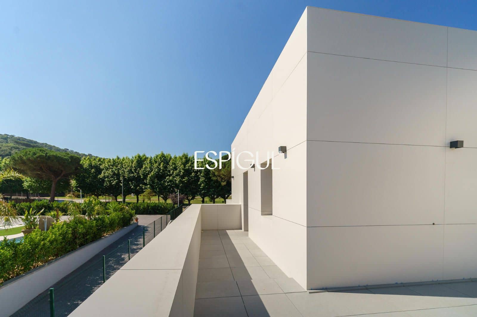 4 Zimmer Villa zu verkaufen in Vallromanes mit Pool Garage - 1.450.000 € (Ref: 10016052)