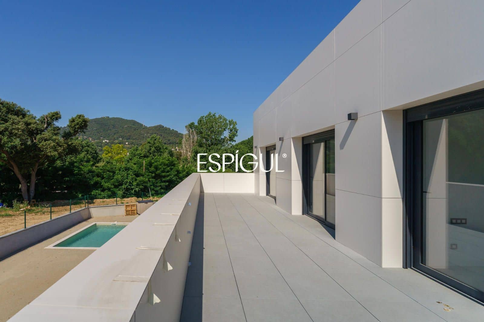 4 Zimmer Villa zu verkaufen in Vallromanes mit Pool Garage - 1.450.000 € (Ref: 10016052)