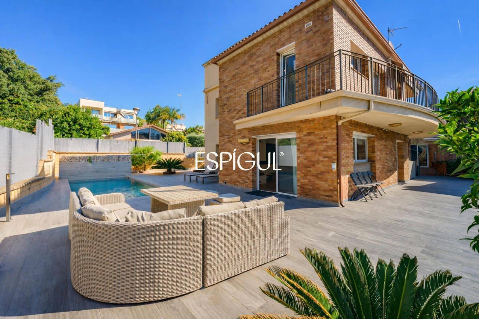 5 bedroom Villa for sale in Canet de Mar with pool garage - € 995,000 (Ref: 10016054)