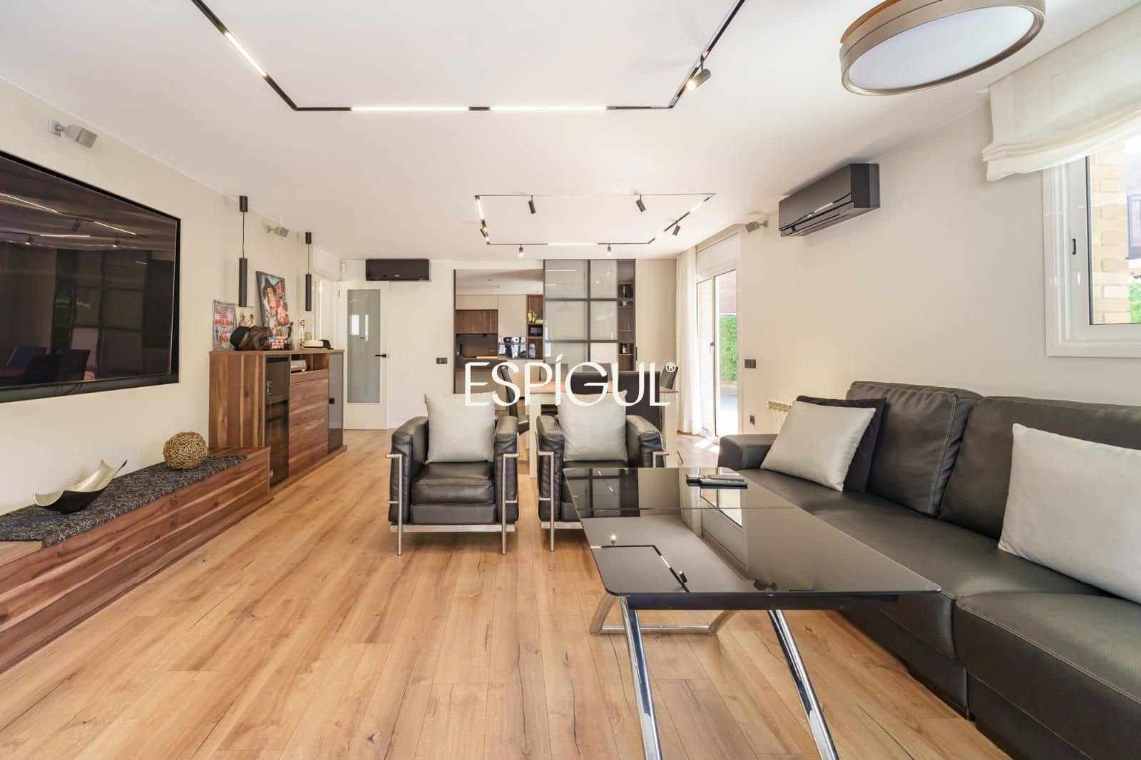 5 bedroom Villa for sale in Canet de Mar with pool garage - € 995,000 (Ref: 10016054)