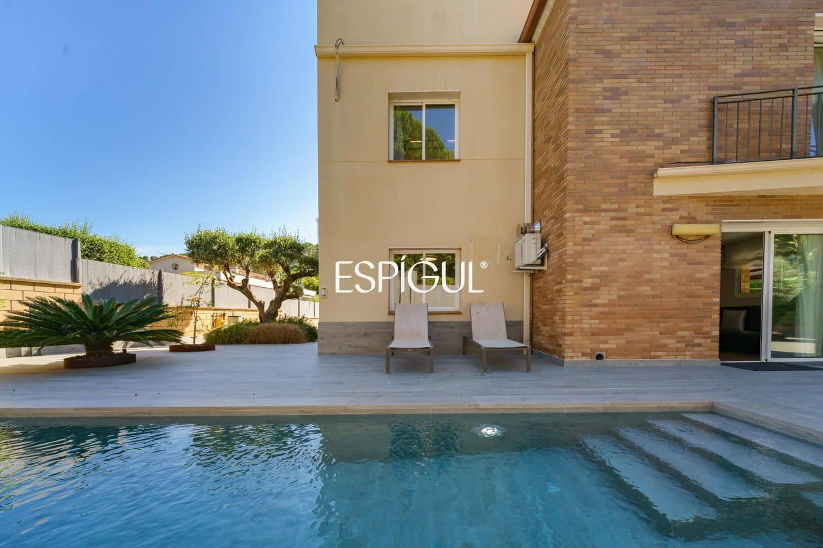 5 bedroom Villa for sale in Canet de Mar with pool garage - € 995,000 (Ref: 10016054)