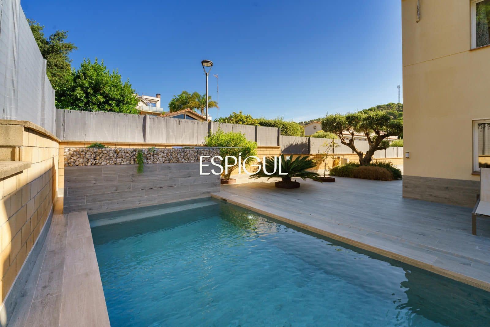 5 bedroom Villa for sale in Canet de Mar with pool garage - € 995,000 (Ref: 10016054)