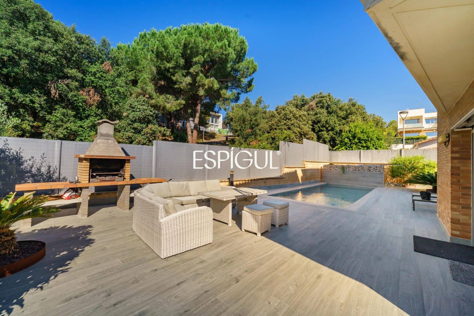 5 bedroom Villa for sale in Canet de Mar with pool garage - € 995,000 (Ref: 10016054)
