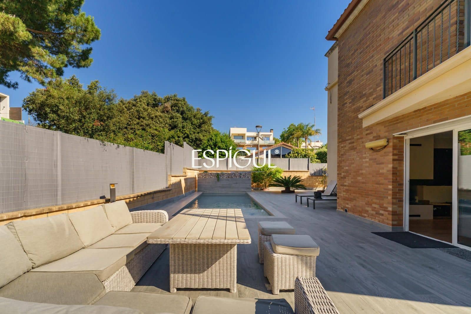 5 bedroom Villa for sale in Canet de Mar with pool garage - € 995,000 (Ref: 10016054)