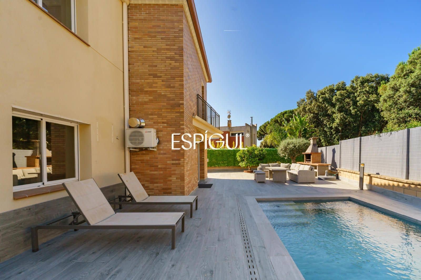 5 bedroom Villa for sale in Canet de Mar with pool garage - € 995,000 (Ref: 10016054)