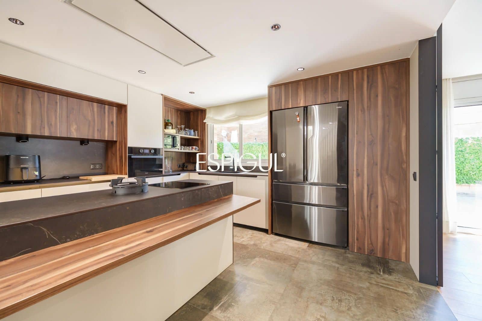 5 bedroom Villa for sale in Canet de Mar with pool garage - € 995,000 (Ref: 10016054)