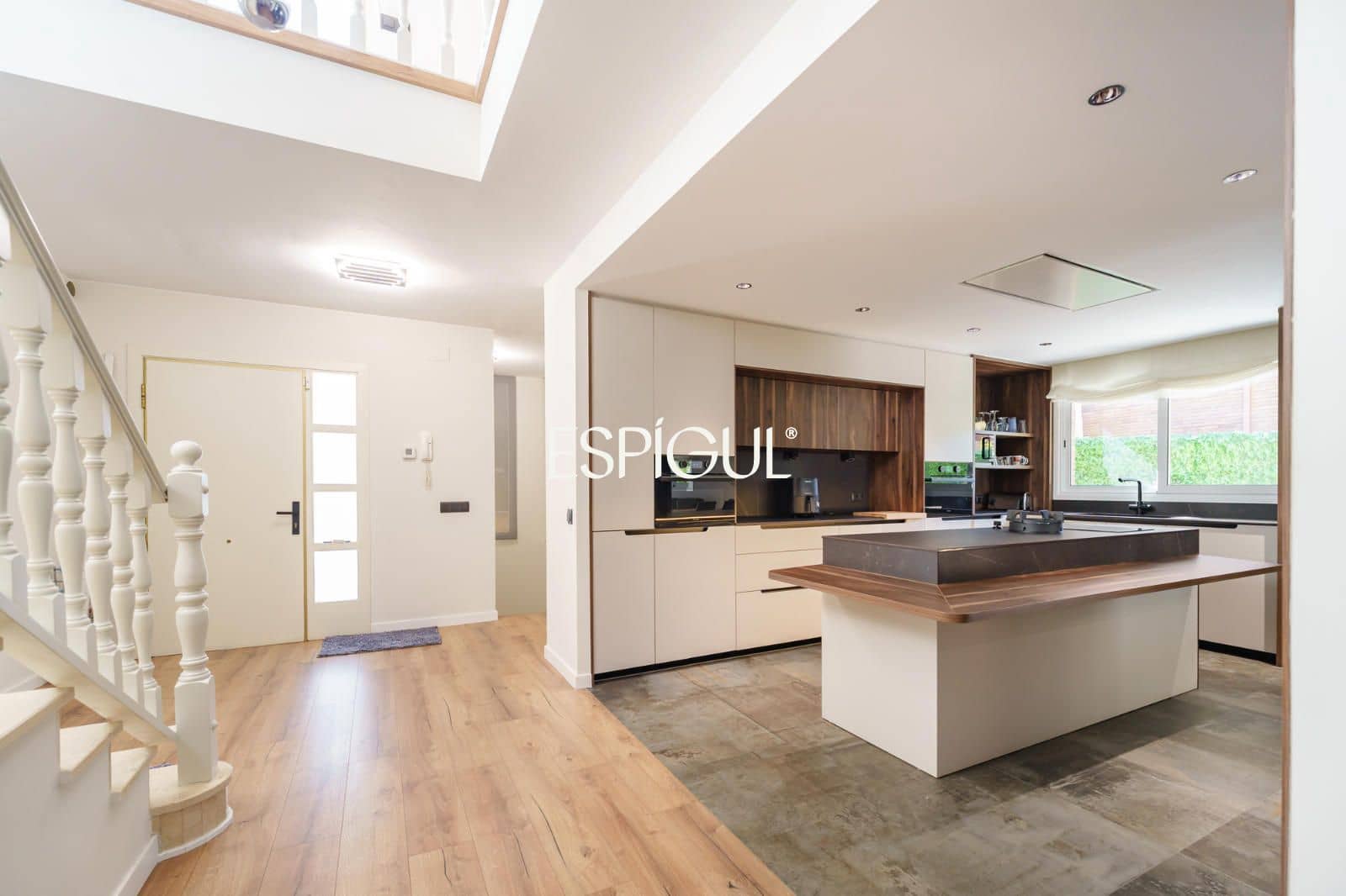 5 bedroom Villa for sale in Canet de Mar with pool garage - € 995,000 (Ref: 10016054)