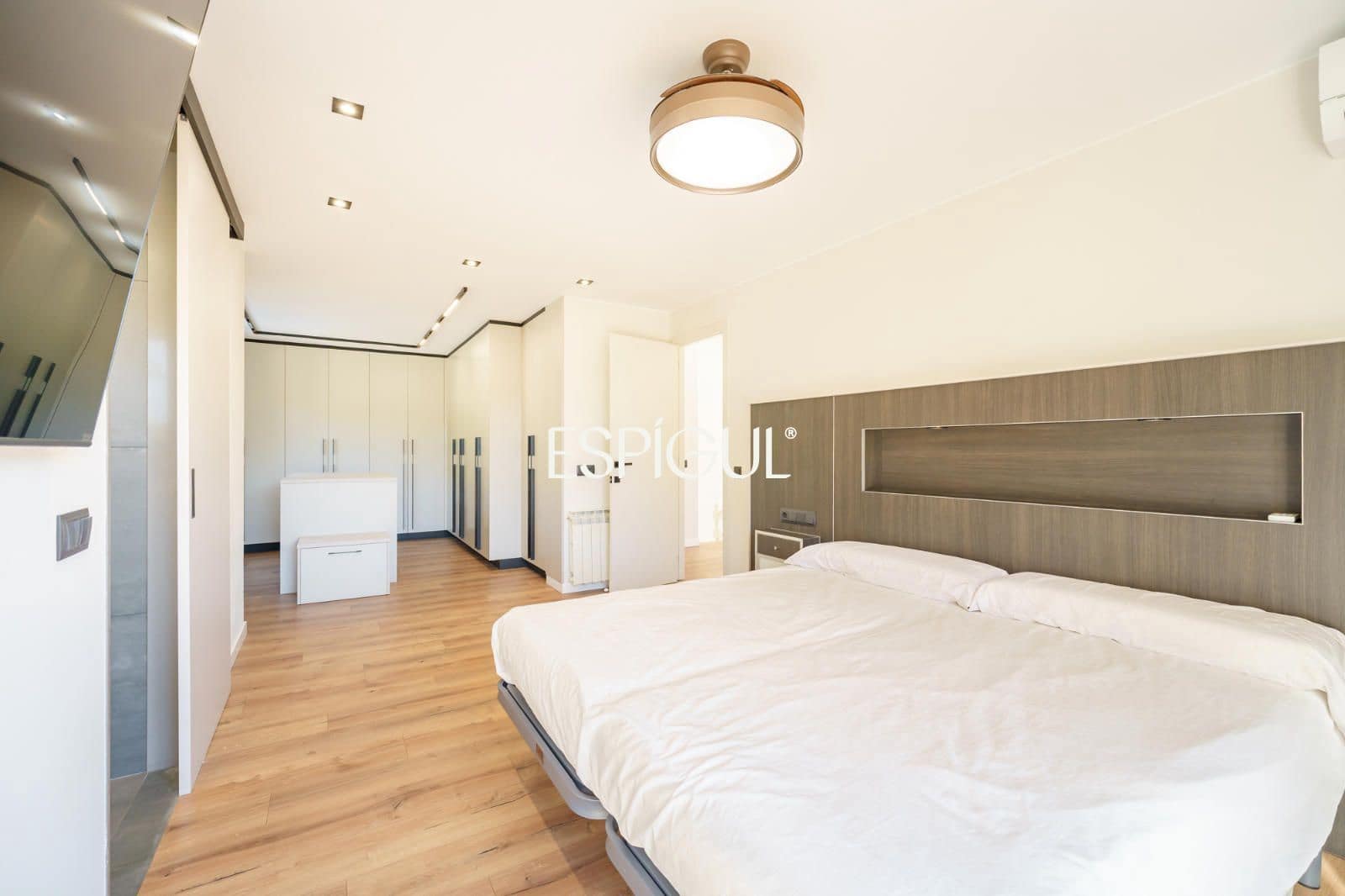 5 bedroom Villa for sale in Canet de Mar with pool garage - € 995,000 (Ref: 10016054)