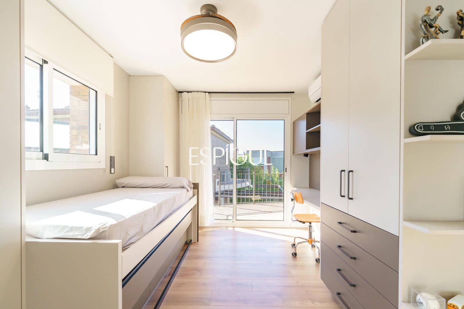 5 bedroom Villa for sale in Canet de Mar with pool garage - € 995,000 (Ref: 10016054)