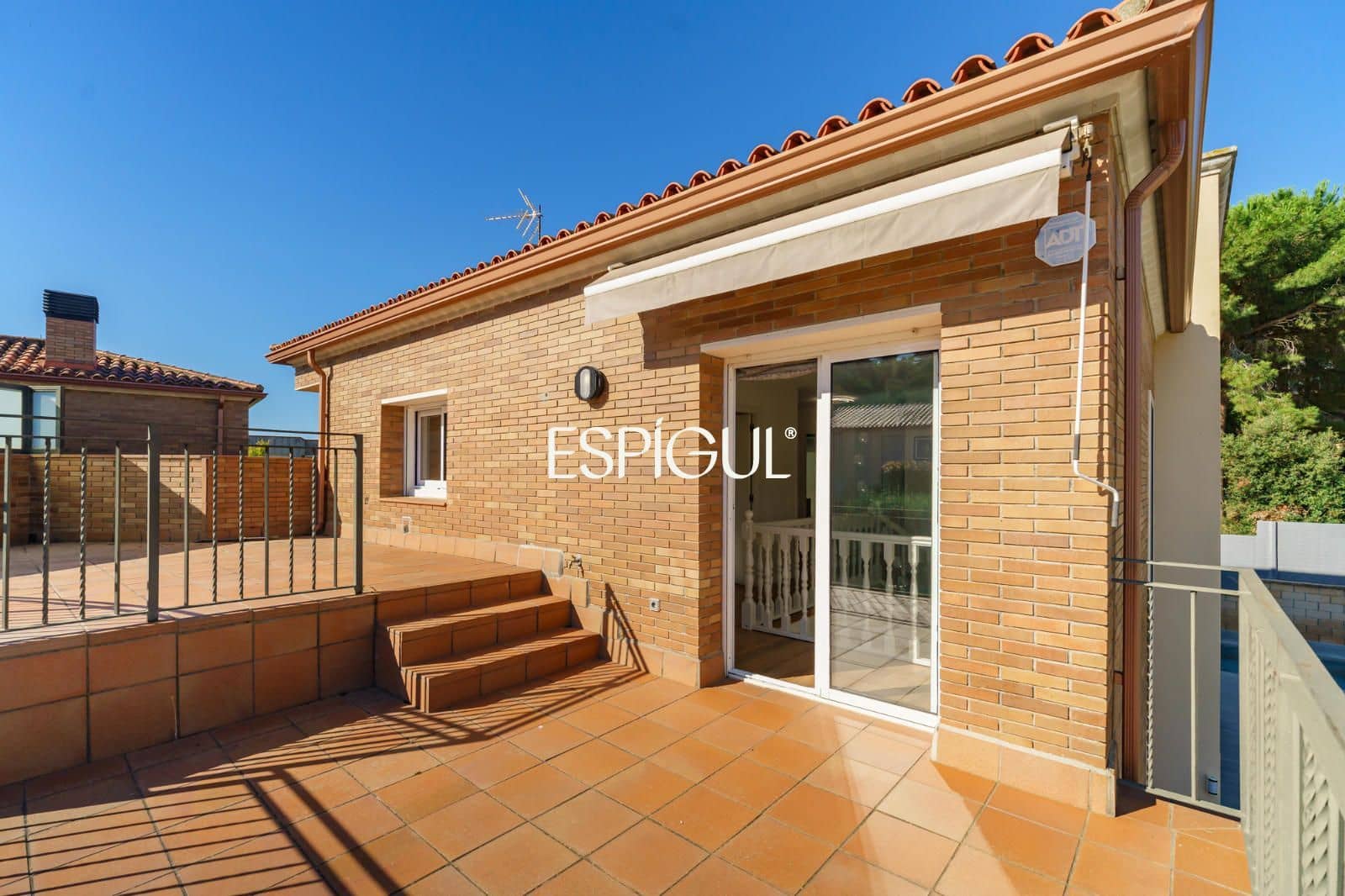 5 bedroom Villa for sale in Canet de Mar with pool garage - € 995,000 (Ref: 10016054)