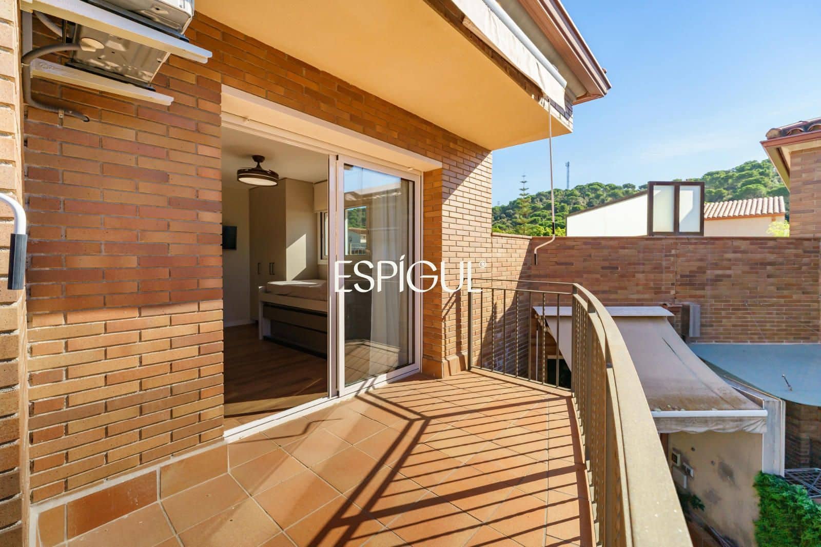 5 bedroom Villa for sale in Canet de Mar with pool garage - € 995,000 (Ref: 10016054)
