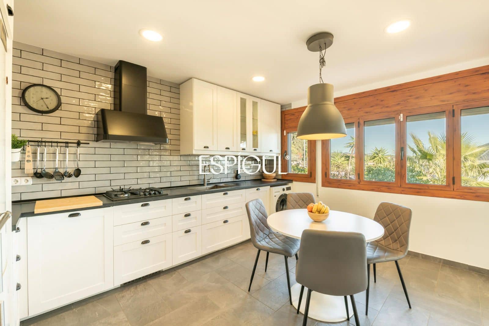 5 bedroom Villa for sale in Arenys de Mar with pool garage - € 790,000 (Ref: 10016056)