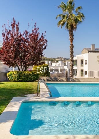 4 bedroom Townhouse for sale in Tiana with pool garage - € 750,000 (Ref: 10016057)