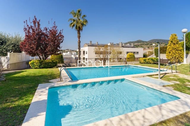 4 bedroom Townhouse for sale in Tiana with pool garage - € 750,000 (Ref: 10016057)