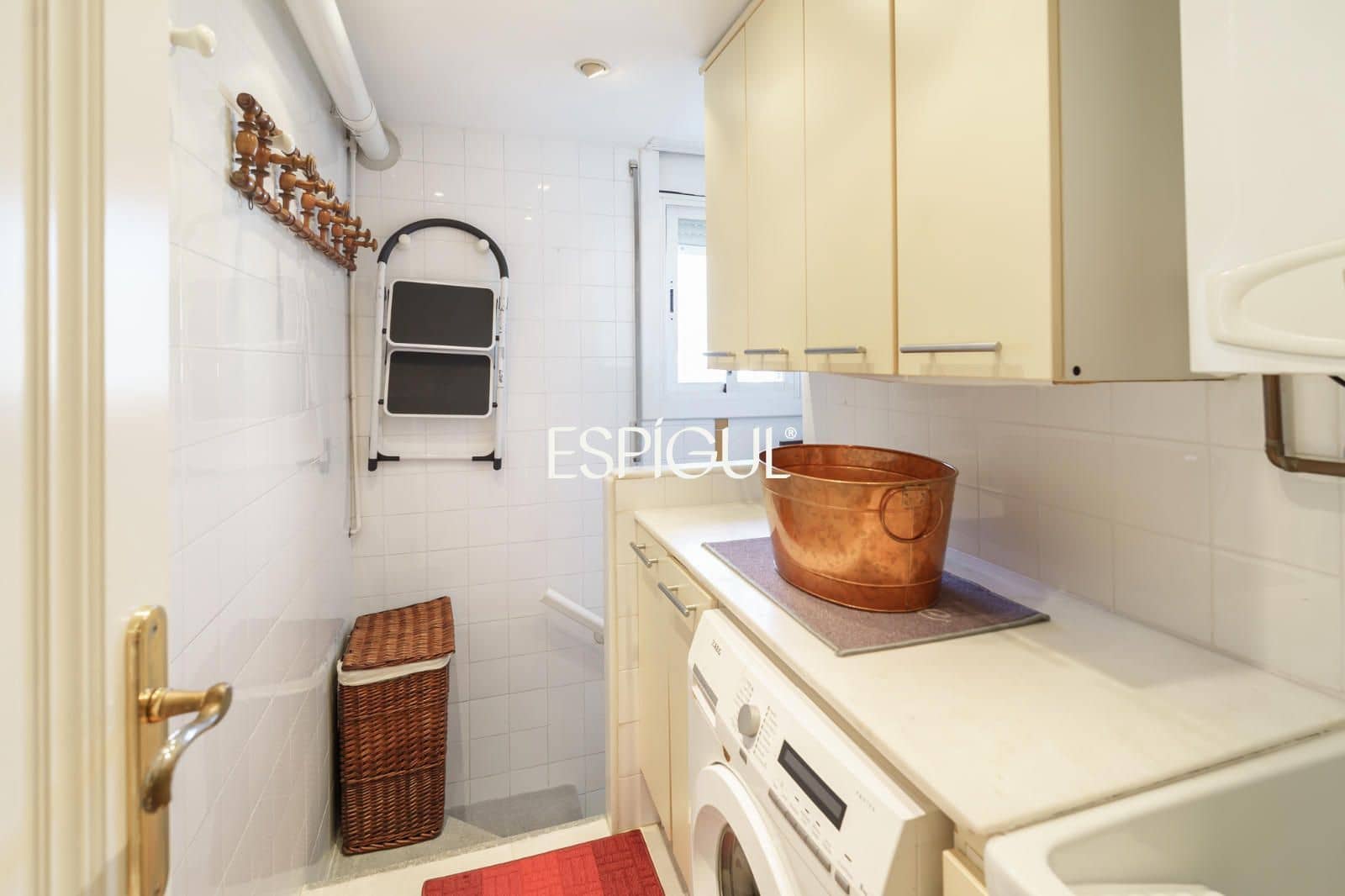 4 soverom Hus til salgs i Tiana med svømmebasseng garasje - € 750 000 (Ref: 10016057)