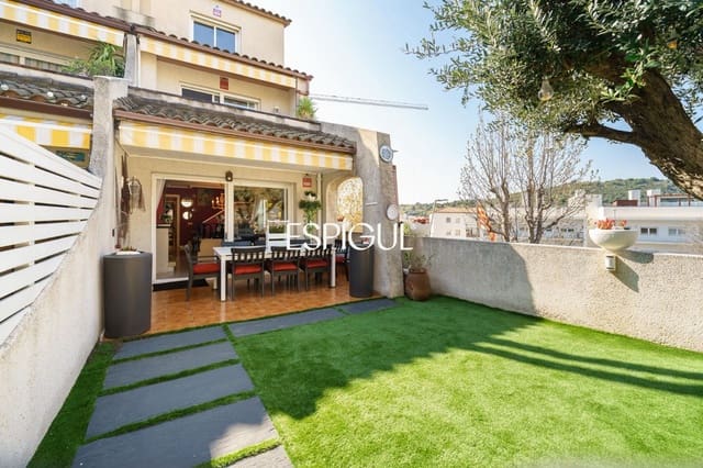 4 bedroom Townhouse for sale in Tiana with pool garage - € 750,000 (Ref: 10016057)