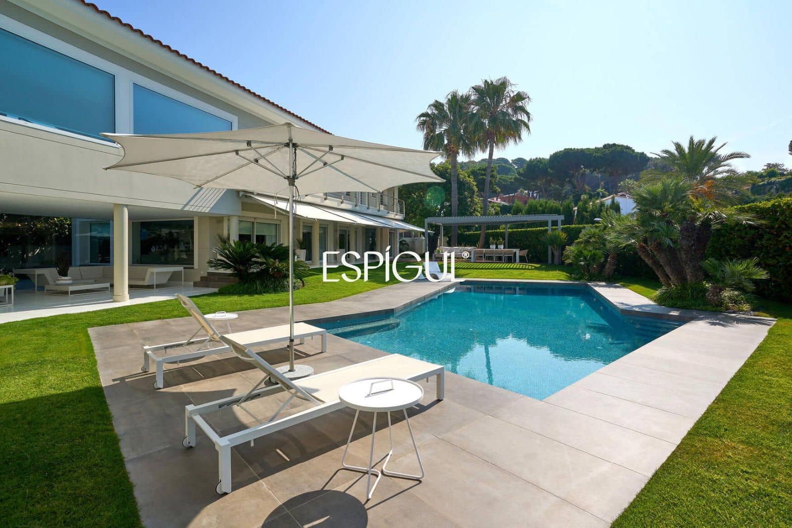 5 bedroom Villa for sale in Sant Pol de Mar with pool garage - € 2,750,000 (Ref: 10016058)