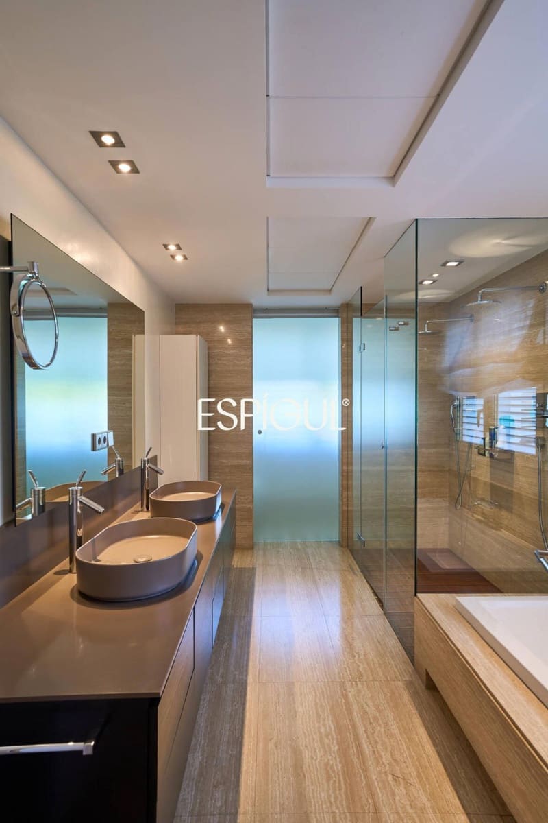 5 bedroom Villa for sale in Sant Pol de Mar with pool garage - € 2,750,000 (Ref: 10016058)