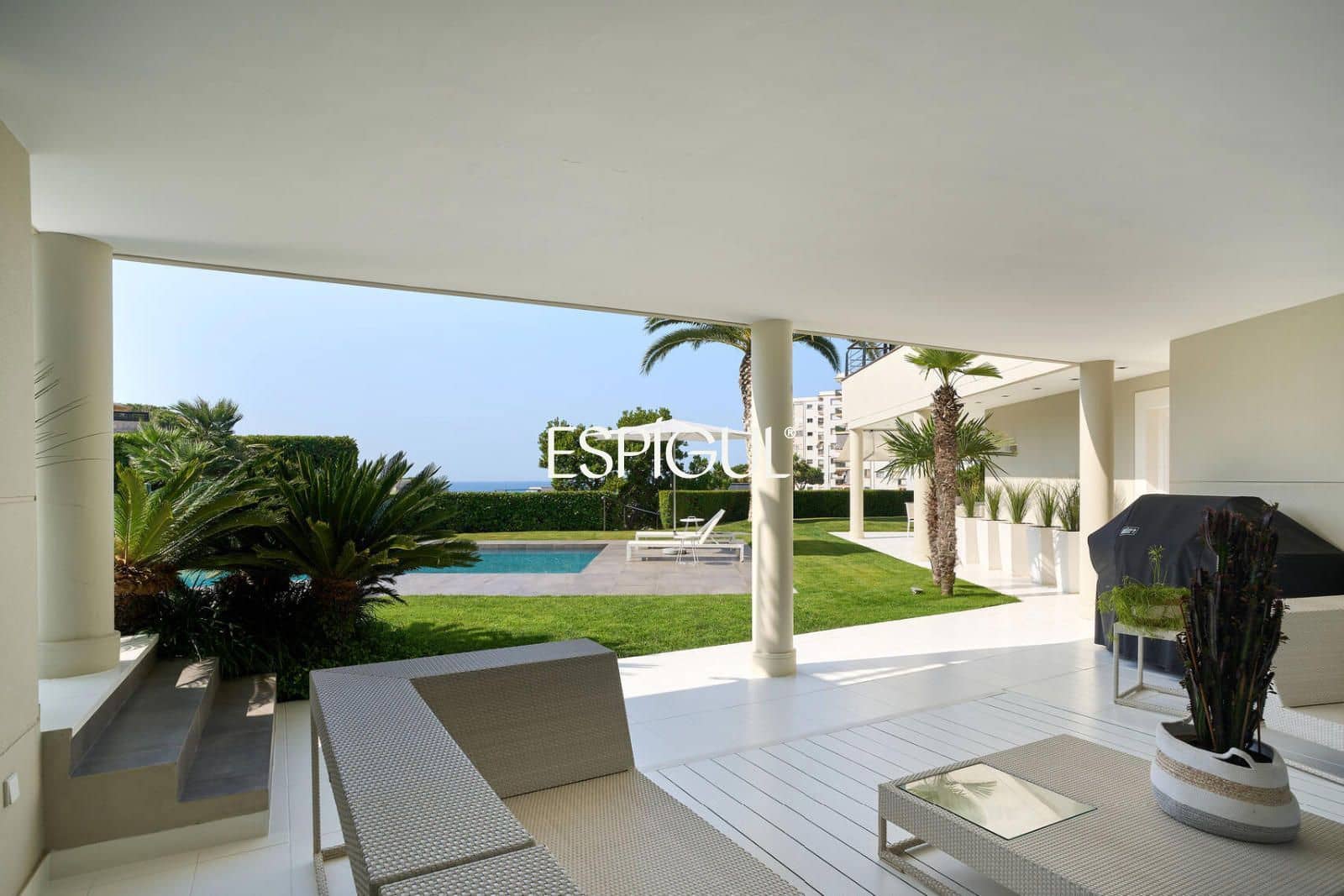 5 bedroom Villa for sale in Sant Pol de Mar with pool garage - € 2,750,000 (Ref: 10016058)