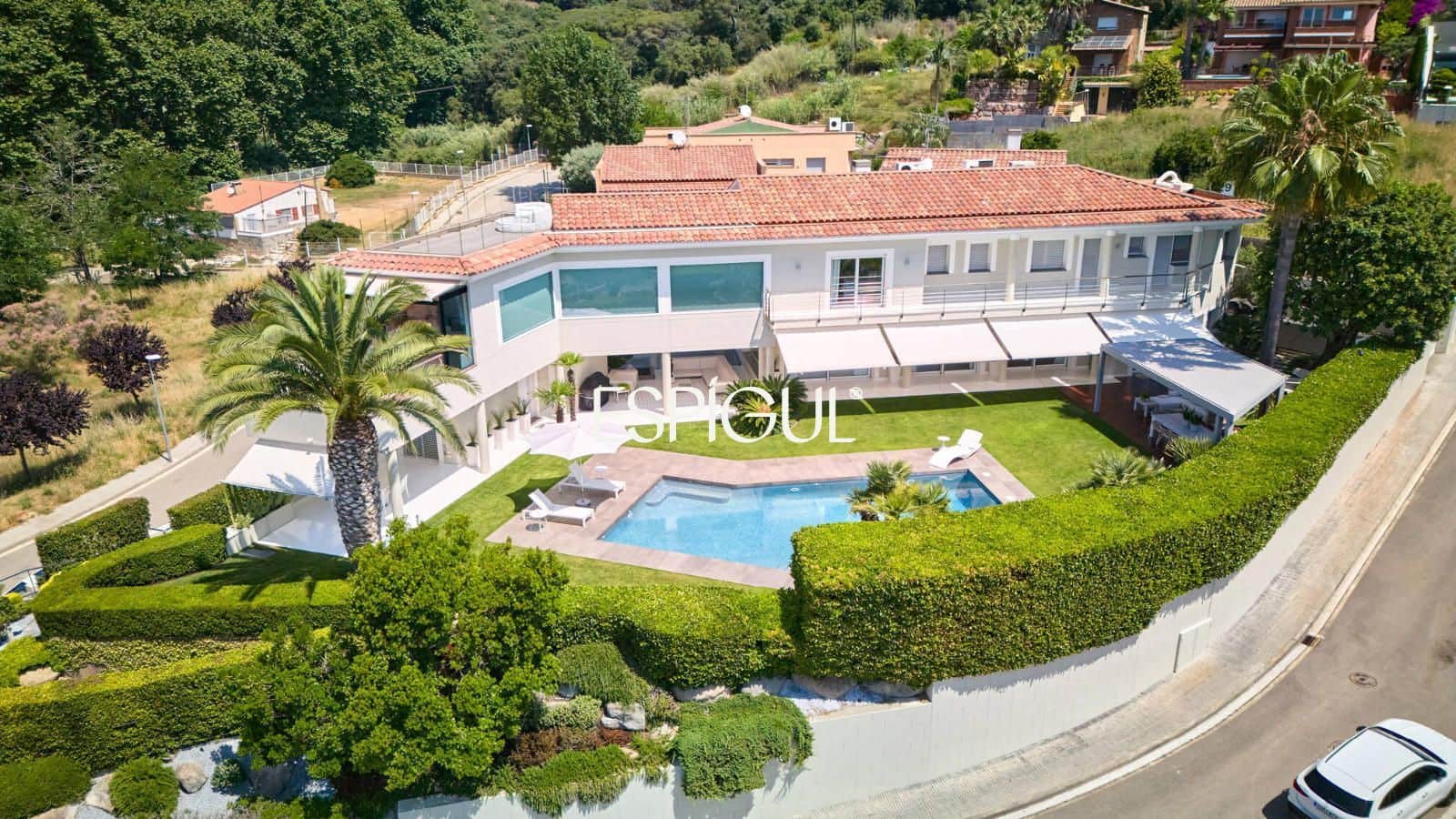 5 bedroom Villa for sale in Sant Pol de Mar with pool garage - € 2,750,000 (Ref: 10016058)