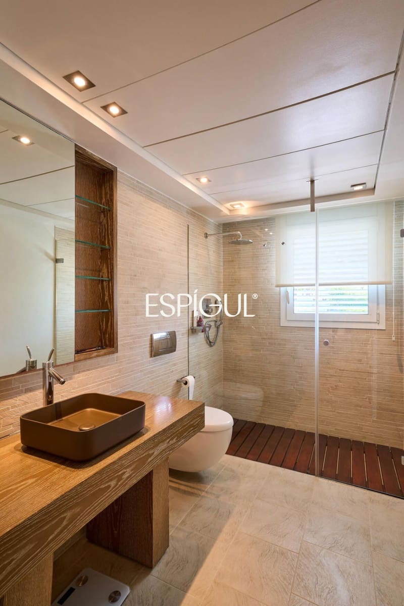 5 bedroom Villa for sale in Sant Pol de Mar with pool garage - € 2,750,000 (Ref: 10016058)