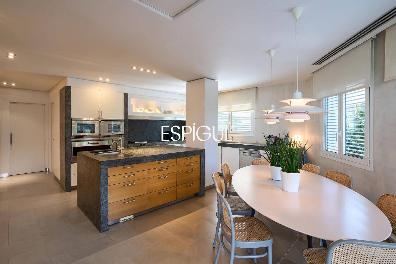 5 bedroom Villa for sale in Sant Pol de Mar with pool garage - € 2,750,000 (Ref: 10016058)
