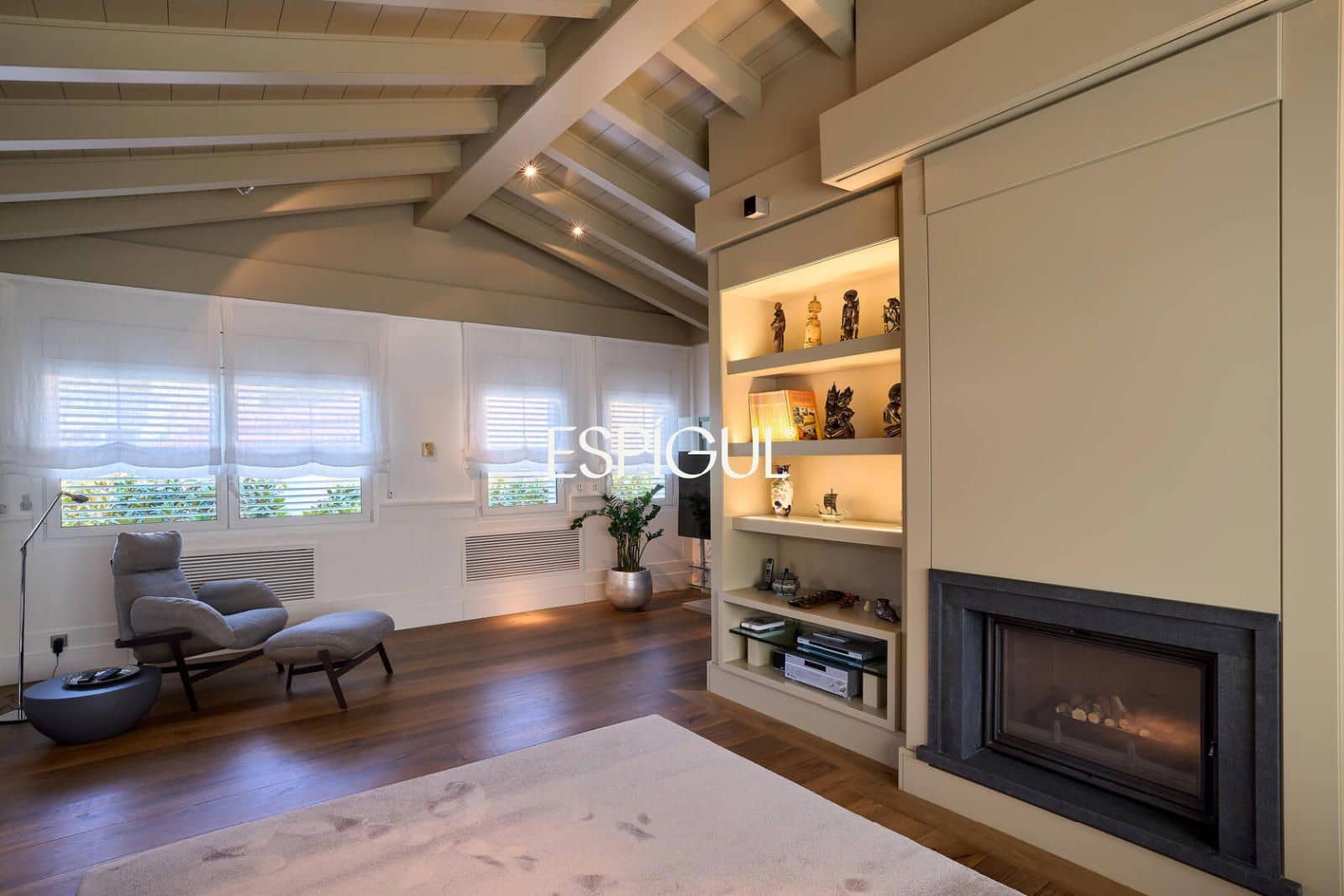 5 bedroom Villa for sale in Sant Pol de Mar with pool garage - € 2,750,000 (Ref: 10016058)