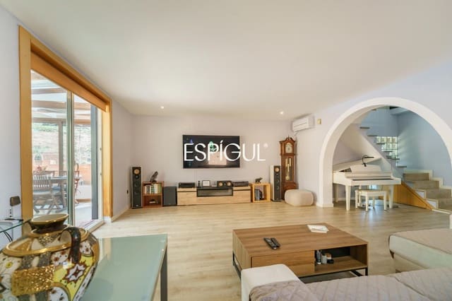 3 bedroom Villa for sale in Teià with pool garage - € 625,000 (Ref: 10016059)