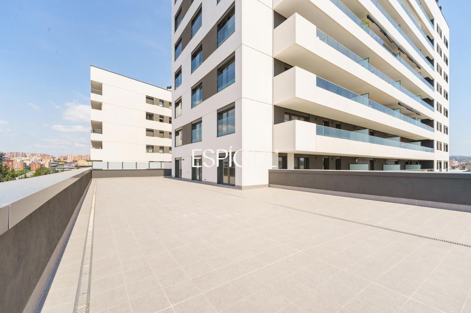 3 Zimmer Wohnung zu verkaufen in Badalona mit Pool Garage - 849.000 € (Ref: 10016062)