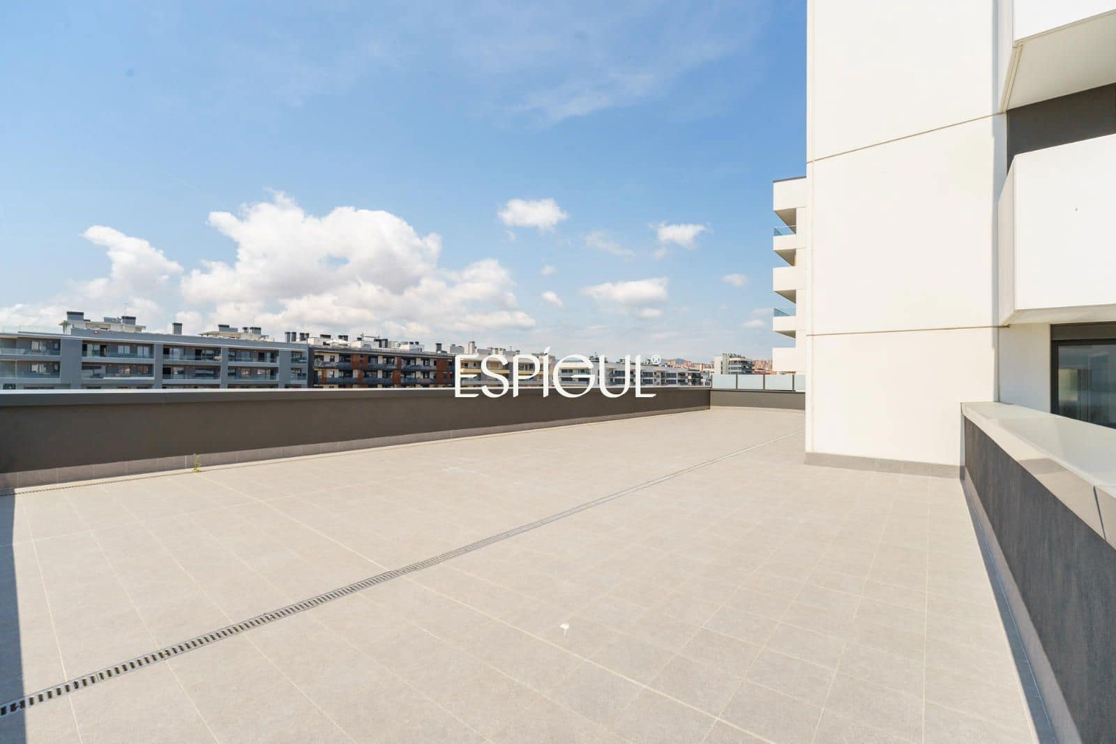 3 Zimmer Wohnung zu verkaufen in Badalona mit Pool Garage - 849.000 € (Ref: 10016062)