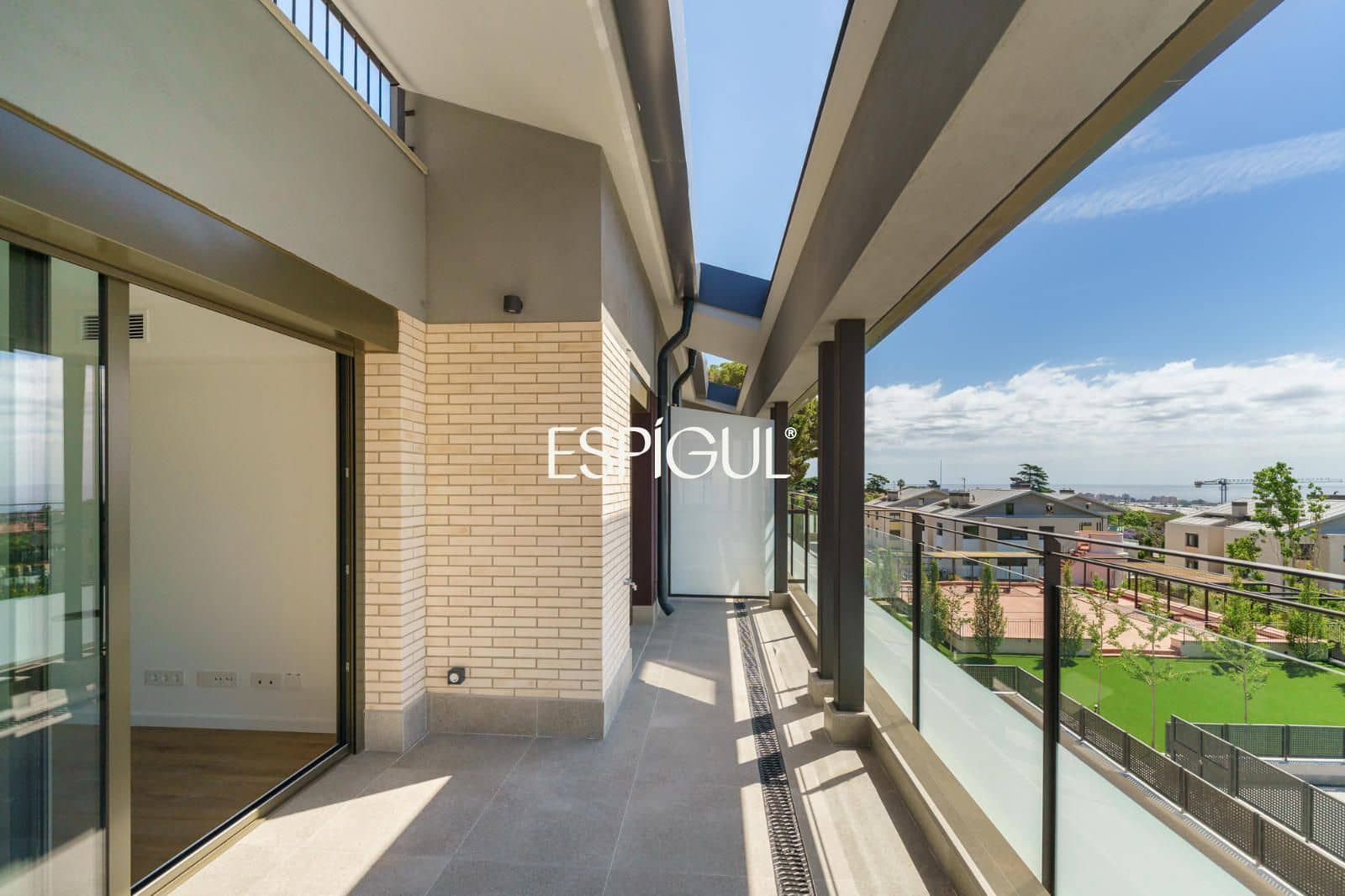 3 sypialnia Penthouse na sprzedaż w Premia de Dalt z basenem garażem - 618 000 € (Ref: 10016064)