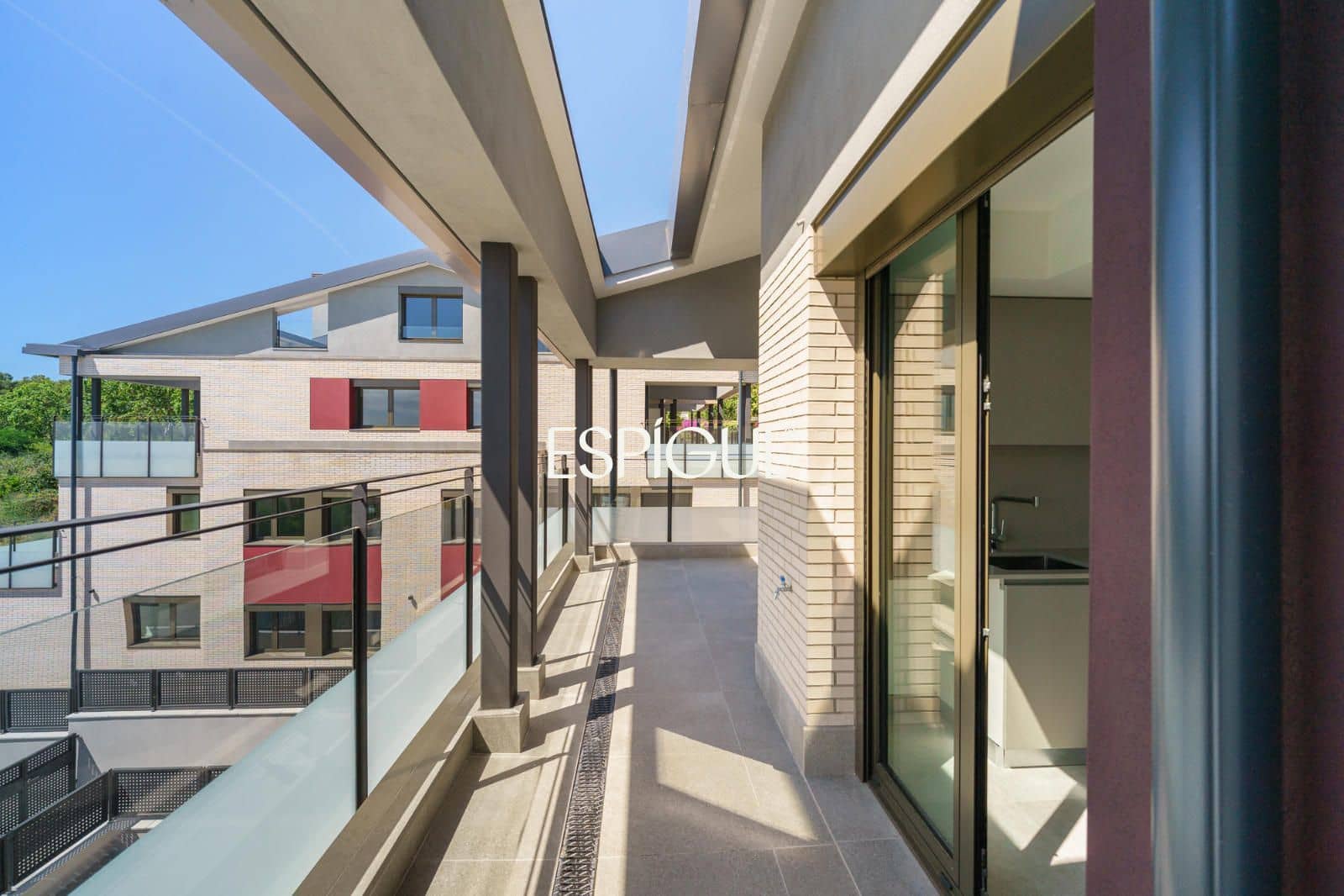 3 sypialnia Penthouse na sprzedaż w Premia de Dalt z basenem garażem - 618 000 € (Ref: 10016064)