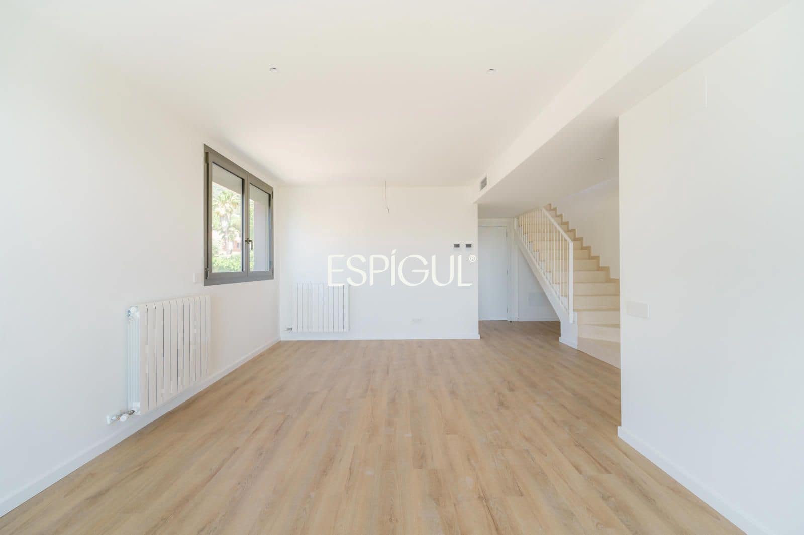 3 sypialnia Penthouse na sprzedaż w Premia de Dalt z basenem garażem - 618 000 € (Ref: 10016064)