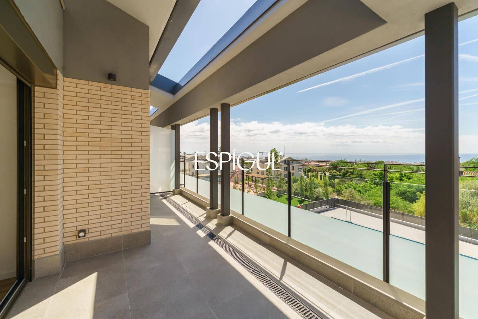 3 sypialnia Penthouse na sprzedaż w Premia de Dalt z basenem garażem - 618 000 € (Ref: 10016064)