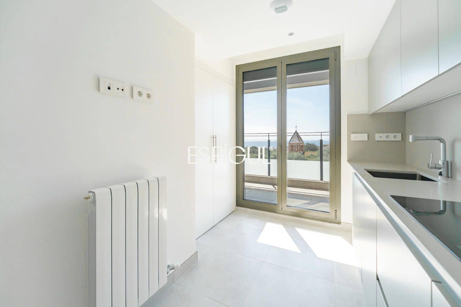 3 sypialnia Penthouse na sprzedaż w Premia de Dalt z basenem garażem - 618 000 € (Ref: 10016064)