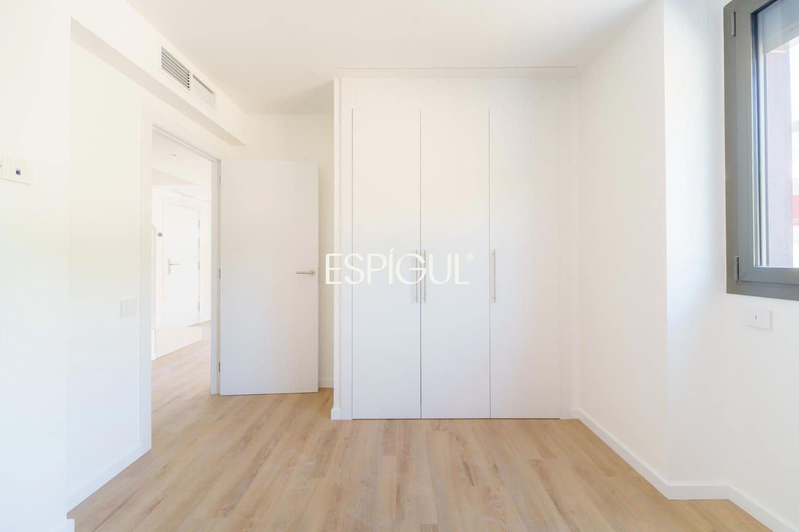 3 sypialnia Penthouse na sprzedaż w Premia de Dalt z basenem garażem - 618 000 € (Ref: 10016064)